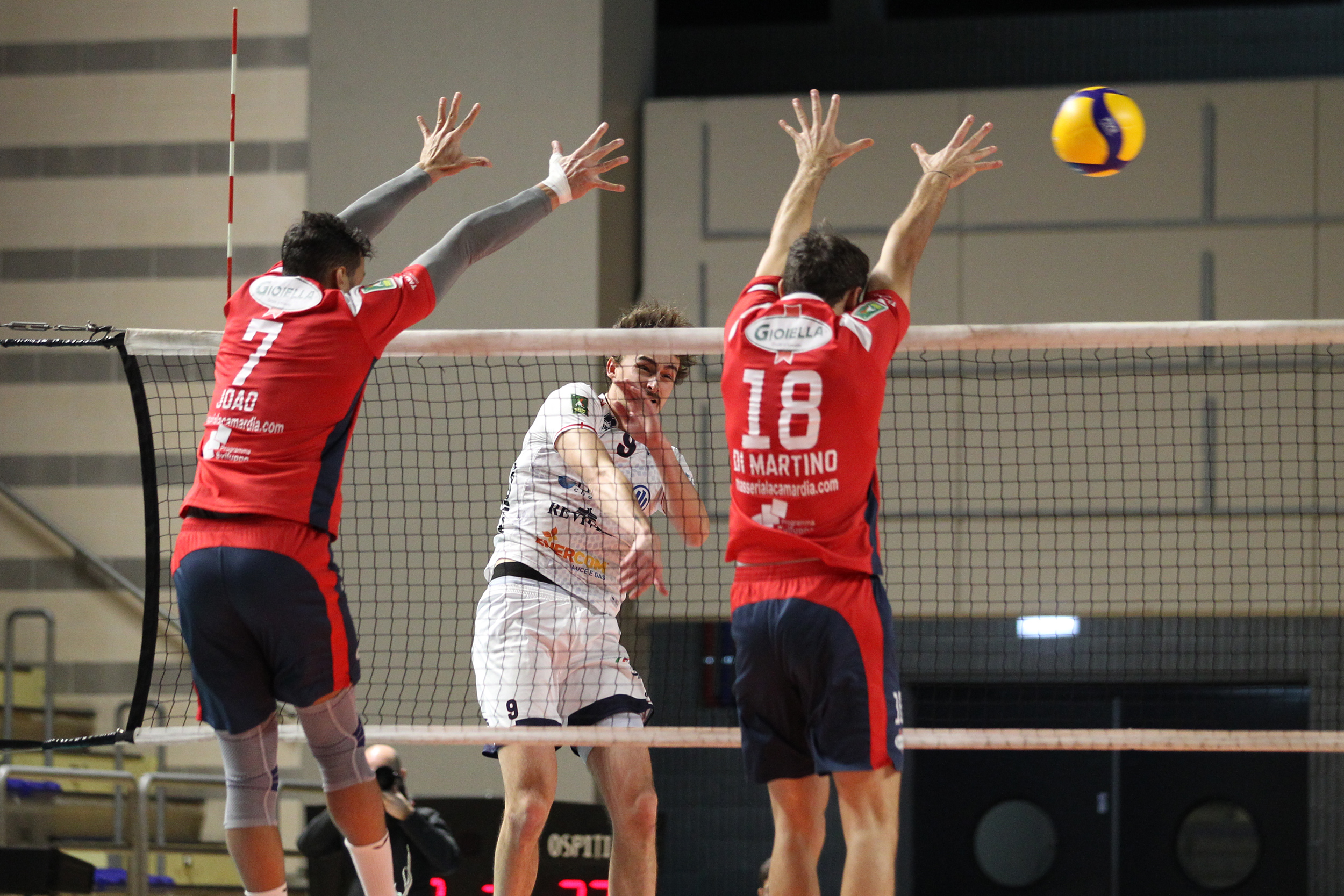 イタリア21/22]第16節 ミラノは連勝で2022年好発進 |