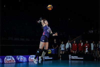 バレーボール東京オリパラ選手(古賀紗理那、島村春世、山田二千華)サイン入りシャツ バレーボール東京オリパラ選手(古賀紗理那、島村春世、山田二千