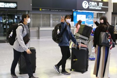 女子日本代表が世界選手権から帰国 古賀紗理那「成長して、また集合