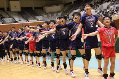 全国二冠へ 東山が14本のブロックを決めて完勝【春高京都府予選（男子