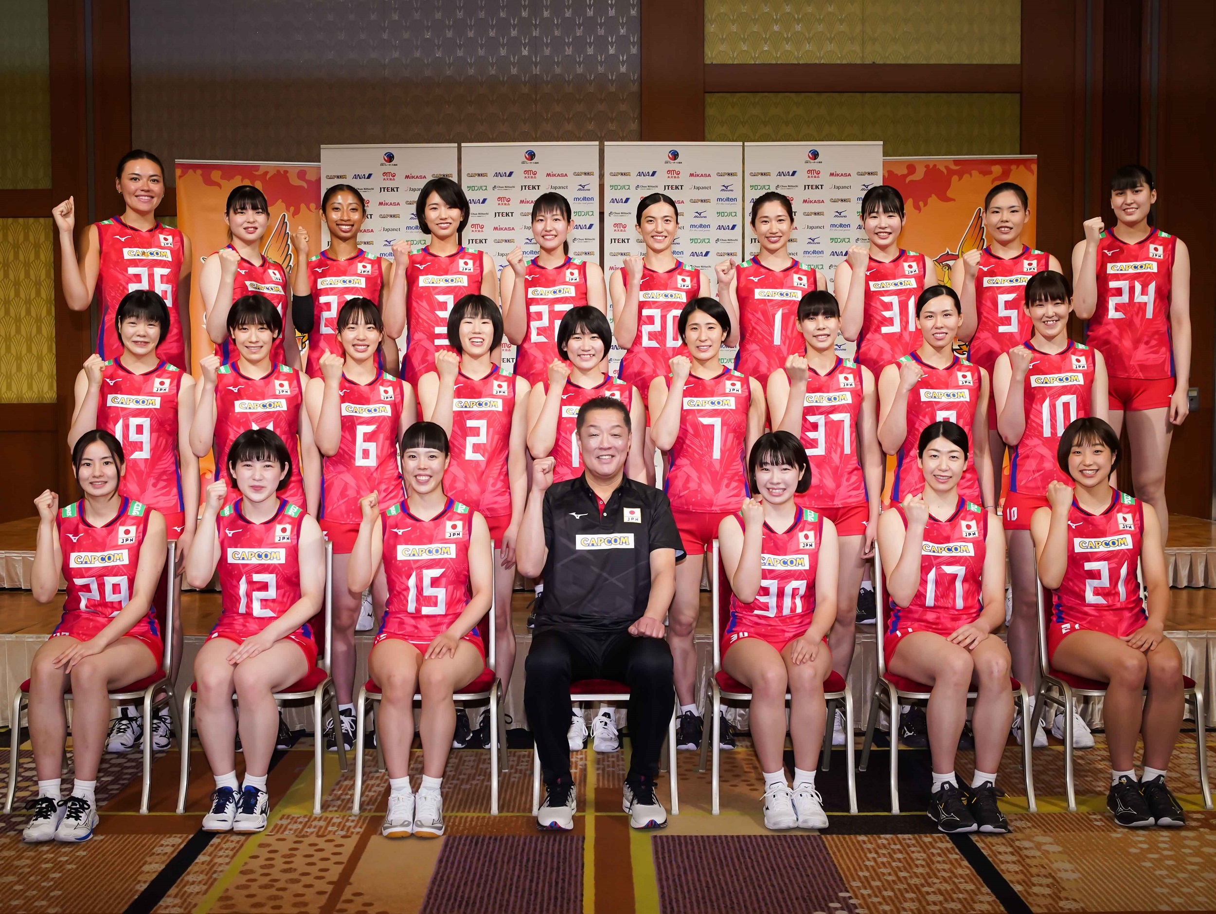 眞鍋監督「サーブで崩せない選手は外す」サーブ強化へ特別チームを設置　バレーボール女子日本代表が会見