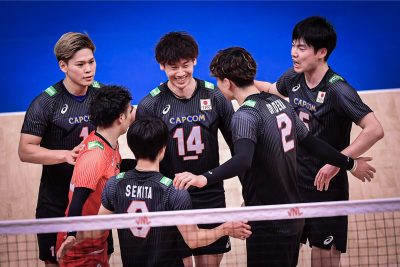 男子日本代表【写真：FIVB】2-1-