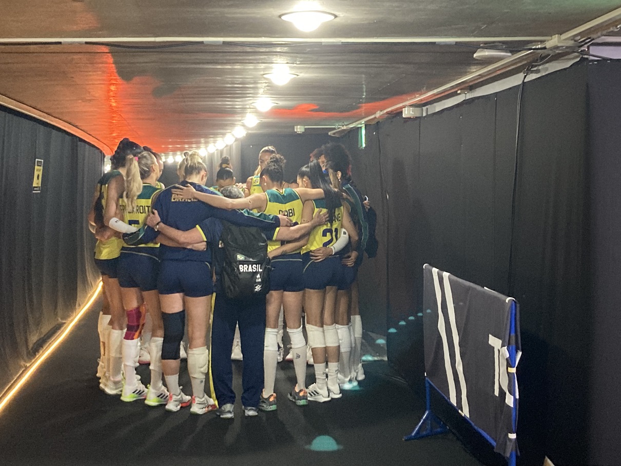 ブラジル女子が組んだ静かな円陣 トルコとの大一番を前に金メダリスト