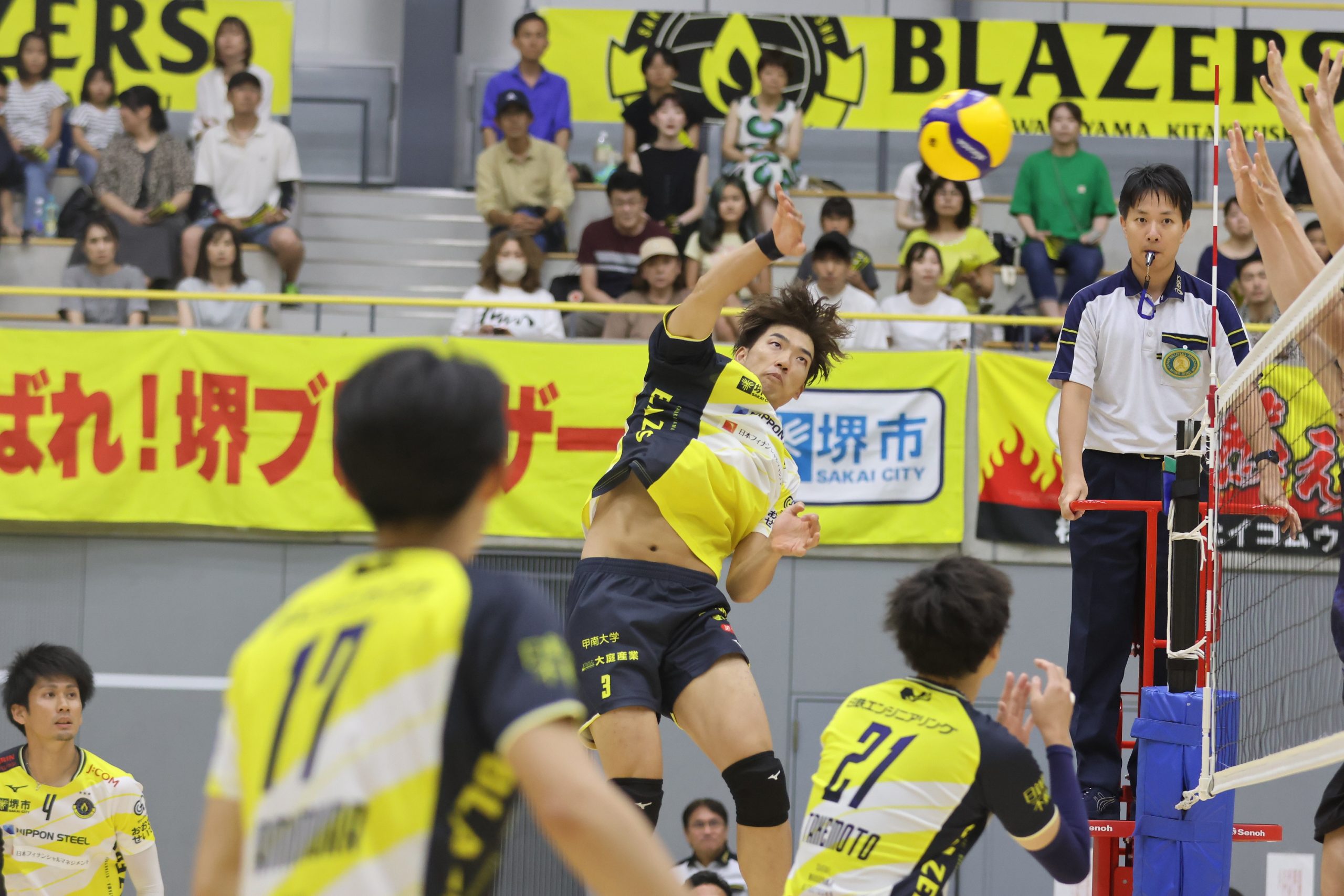 新チームお披露目の日鉄堺BZは安井恒介や上村琉乃介ら若手が躍動 新チームお披露目の日鉄堺BZは安井恒介や上村琉乃介ら若手が躍動